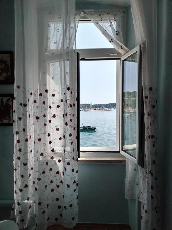 Studio Apartments Dalla Nonna Ровин Екстериор снимка