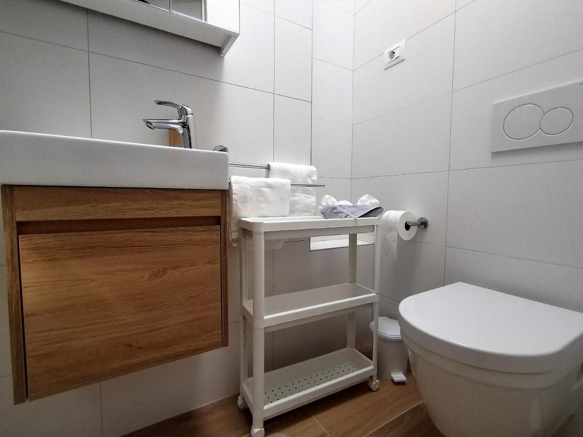 Studio Apartments Dalla Nonna Ровин Екстериор снимка